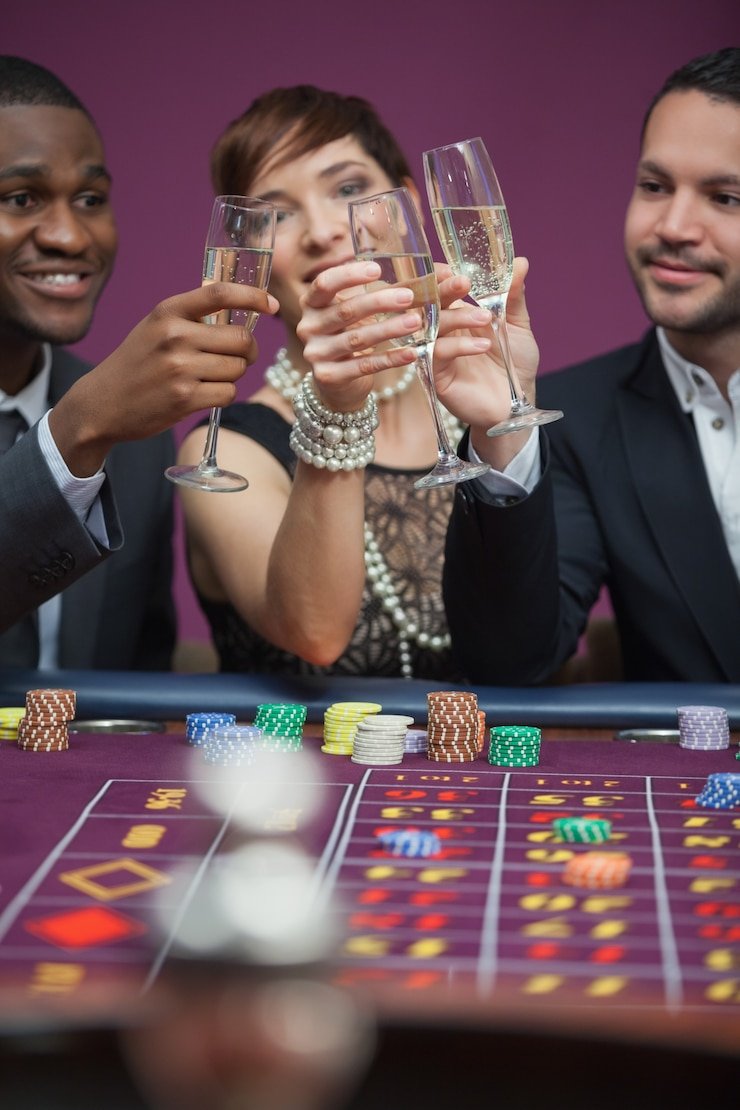 Antarmuka lengkap Speed Blackjack di joker 4d menampilkan video dealer, kartu, dan tombol keputusan